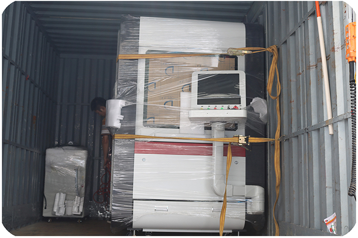 嘉聯激光出一臺500瓦光纖激光切割機裝車送往坪山客戶